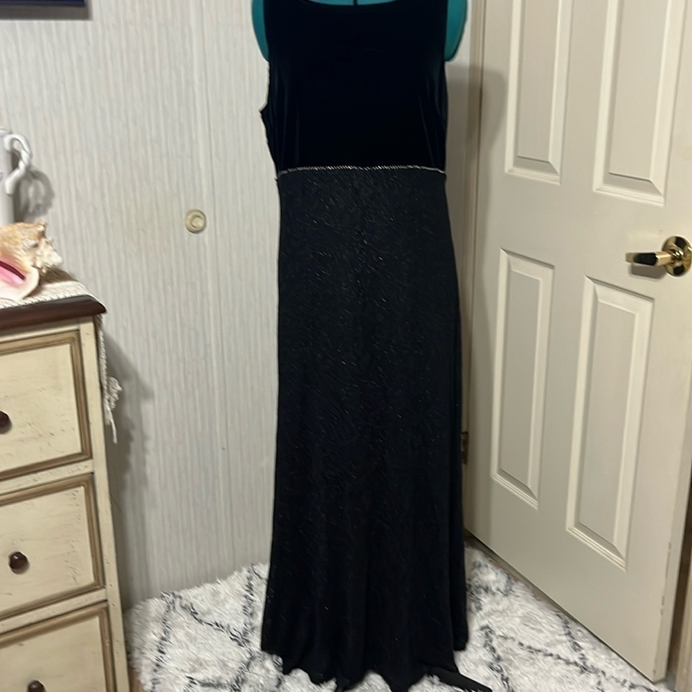 Harlow Nites Long Evening Dress